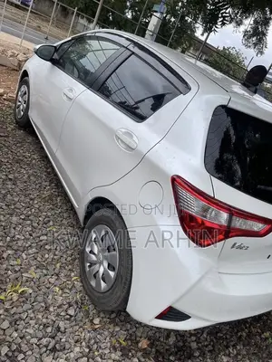 Toyota Vitz 1.3 FWD 5dr 2017 White