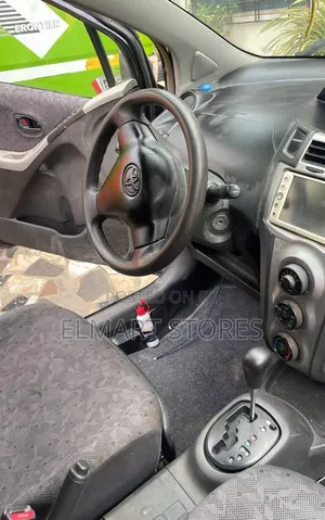 Toyota Vitz 2010 Black