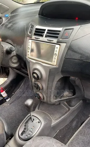Toyota Vitz 2010 Black