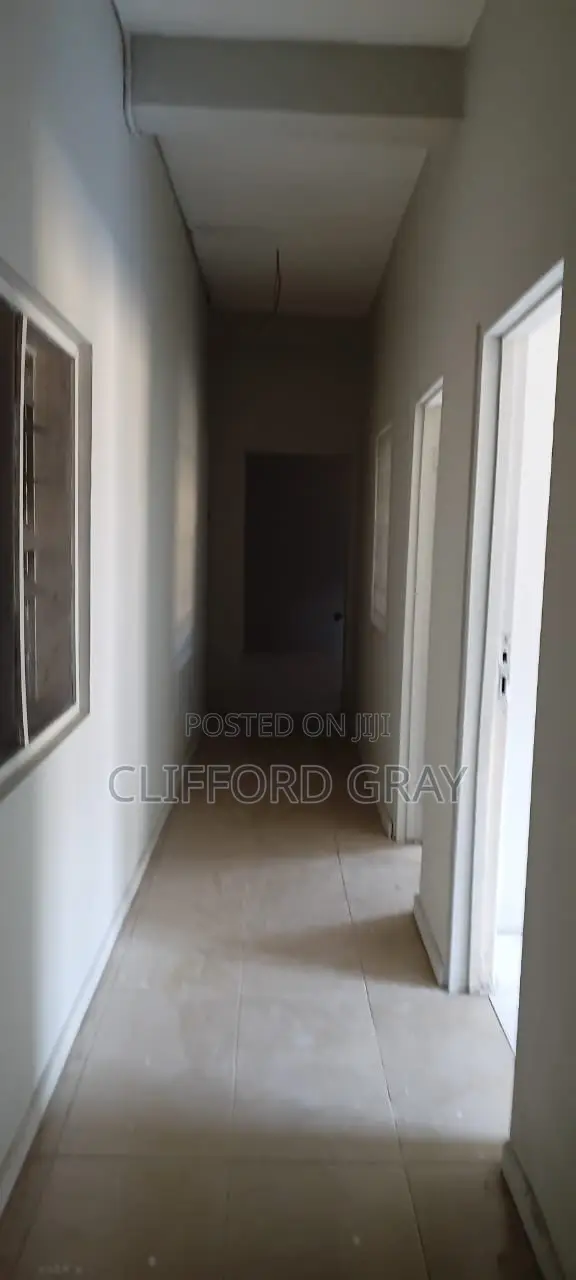 2bdrm Apartment in Kokomlemle for rent