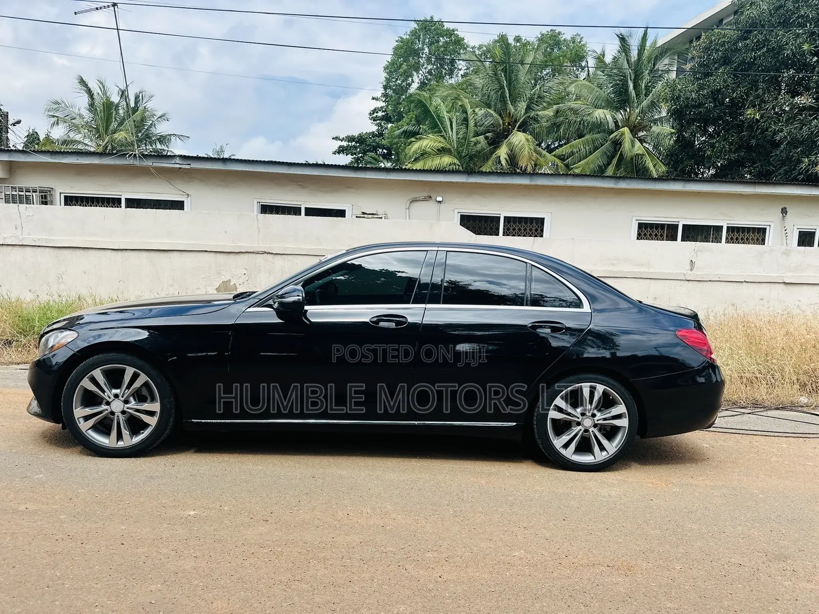 Mercedes-Benz C300 2017 Black