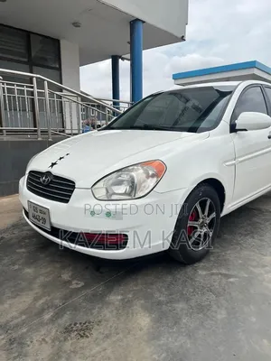 Hyundai Accent 2010 Off white