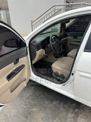Hyundai Accent 2010 Off white