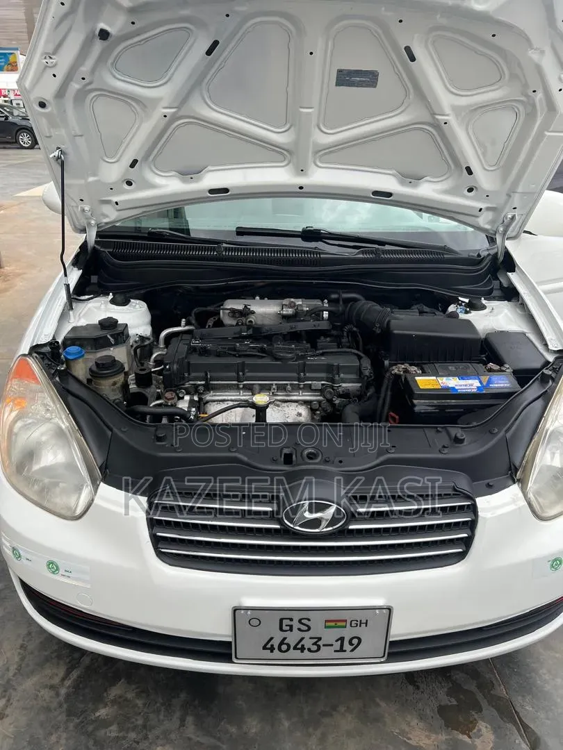 Hyundai Accent 2010 Off white