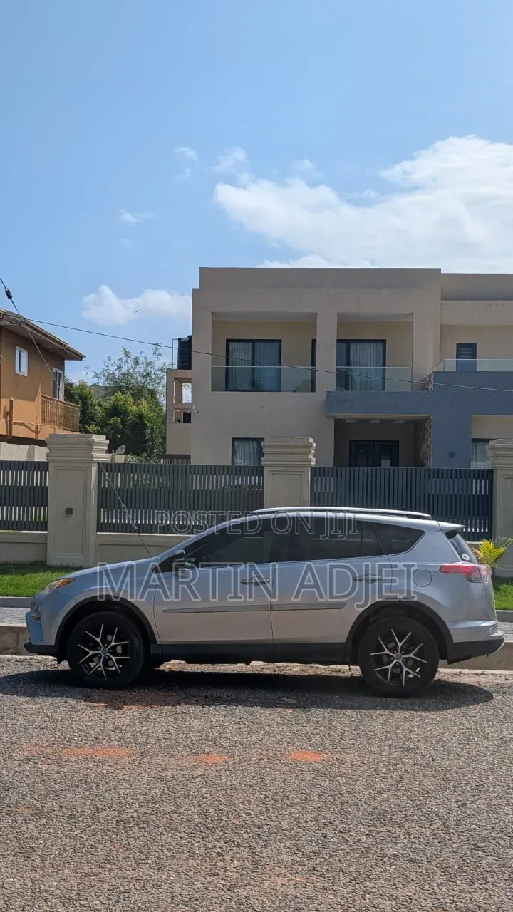 Toyota RAV4 2016 Silver