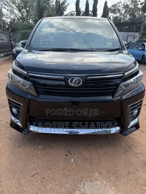 Toyota Voxy V 2WD 8-Seater 2014 Black