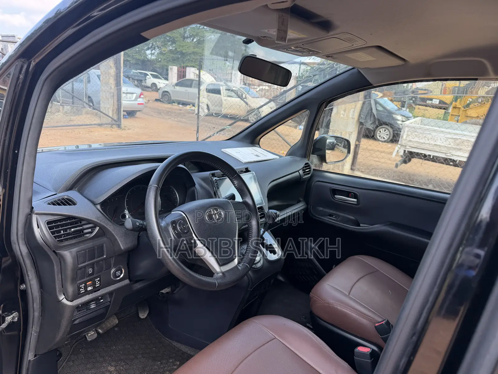 Toyota Voxy V 2WD 8-Seater 2014 Black