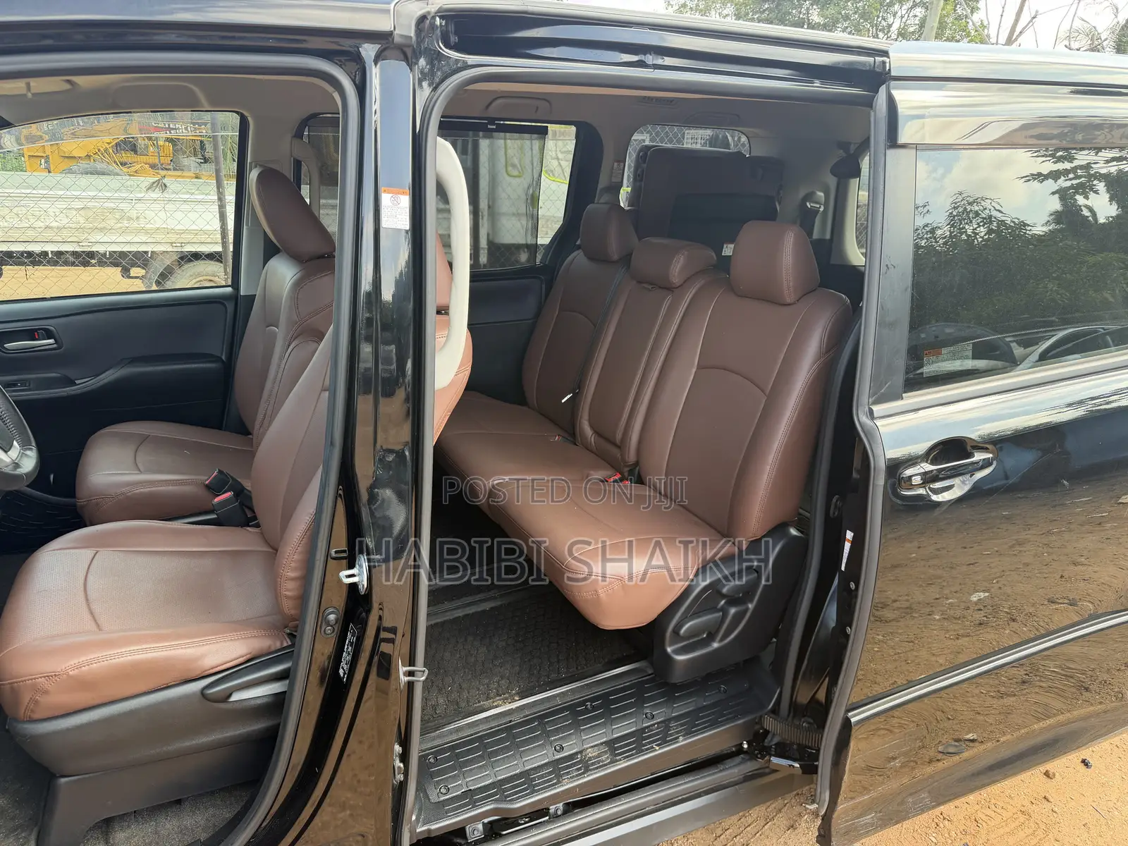 Toyota Voxy V 2WD 8-Seater 2014 Black