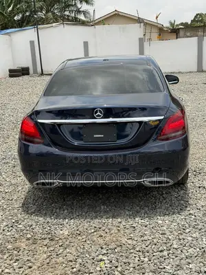 Mercedes-Benz C300 2021 Blue