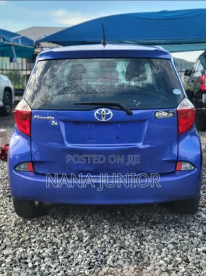 Toyota Ractis 1.3 FWD 2014 Blue