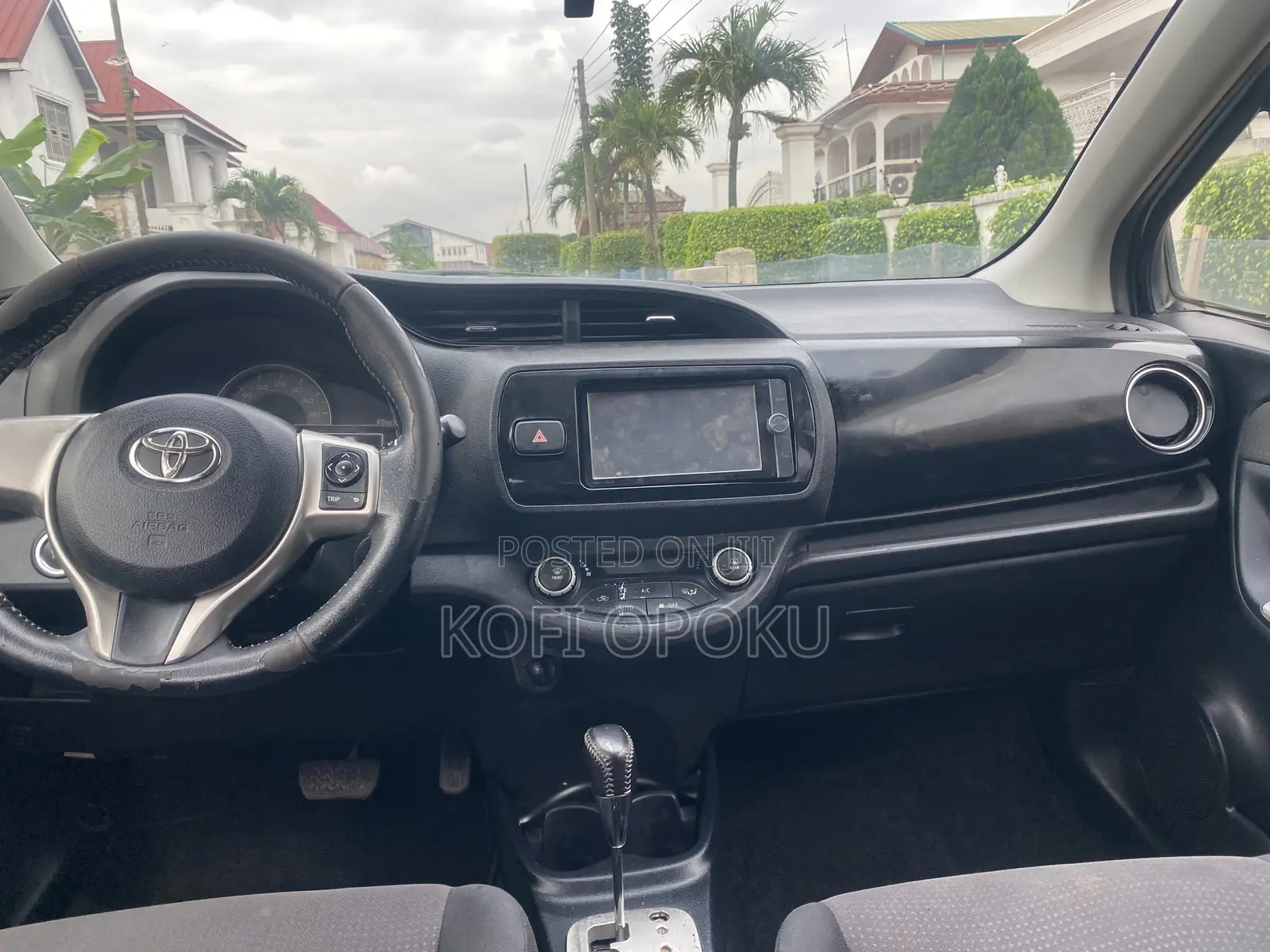 Toyota Vitz 2015 Silver