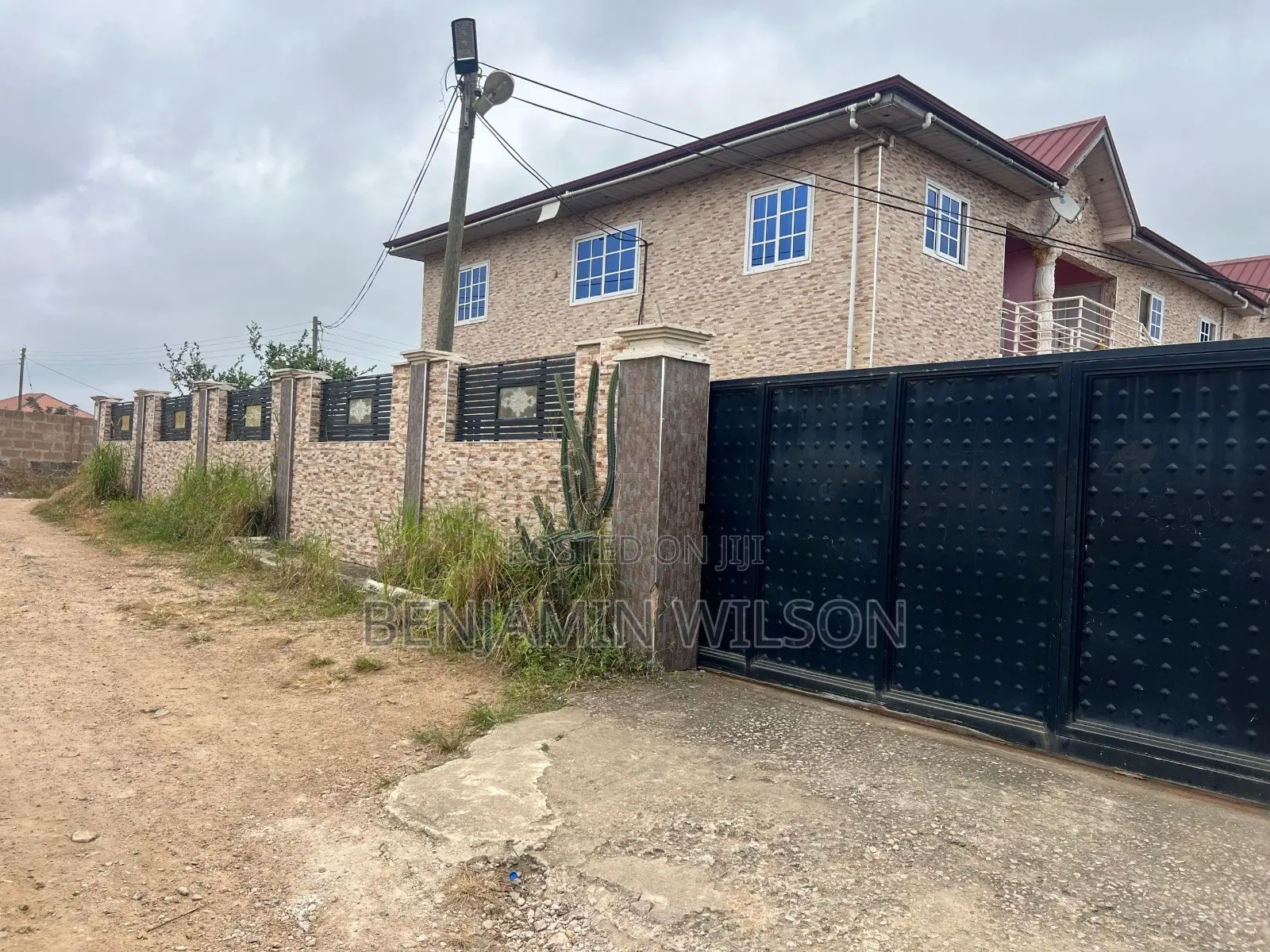Furnished 8bdrm Apartment in Kasoa for sale
