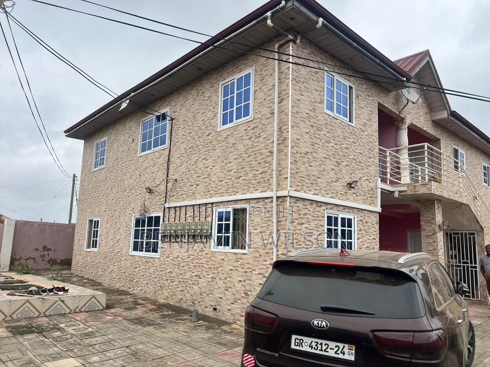Furnished 8bdrm Apartment in Kasoa for sale