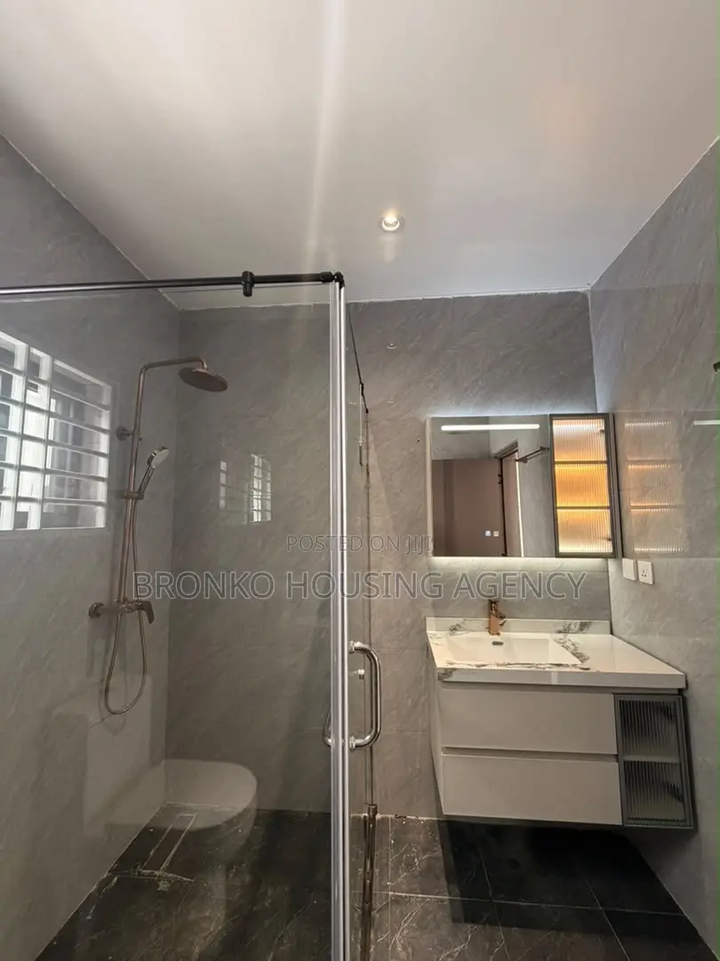 3bdrm House in Bronko Housing, Boundary Road Area for rent