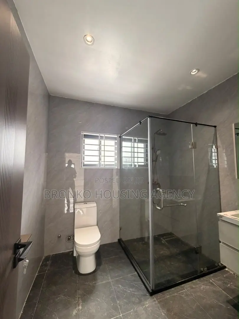 3bdrm House in Bronko Housing, Boundary Road Area for rent
