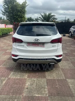 Hyundai Santa Fe 2018 White