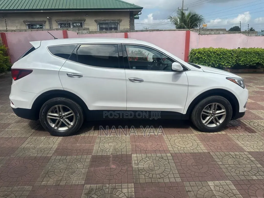 Hyundai Santa Fe 2018 White