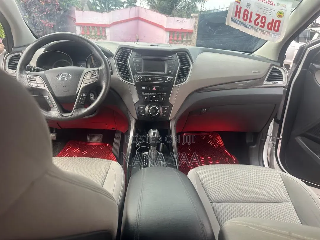 Hyundai Santa Fe 2018 White