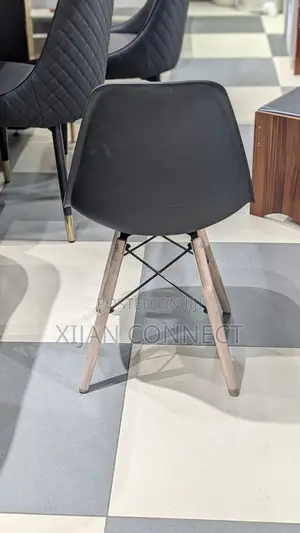 Modern Black Dining Chair – Wooden Legs | Stylish Comfortable