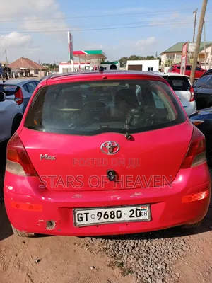 Toyota Vitz 2012 Red
