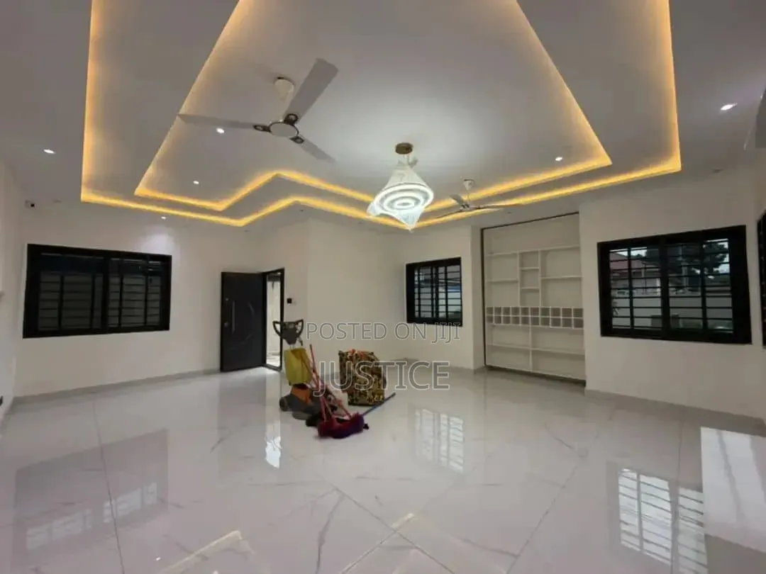 4bdrm House in Ashaley, School Junction for rent