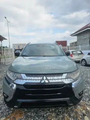Mitsubishi Outlander LE FWD 2020 Green