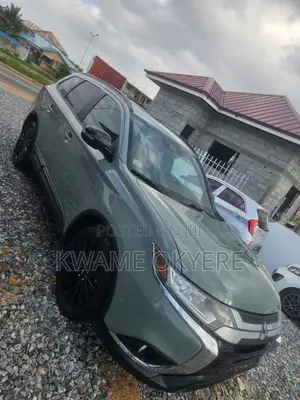 Mitsubishi Outlander LE FWD 2020 Green