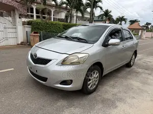 Toyota Belta 2012 Silver