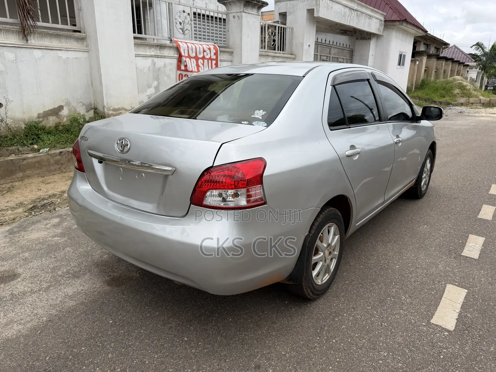 Toyota Belta 2012 Silver