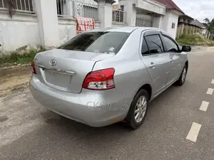 Toyota Belta 2012 Silver