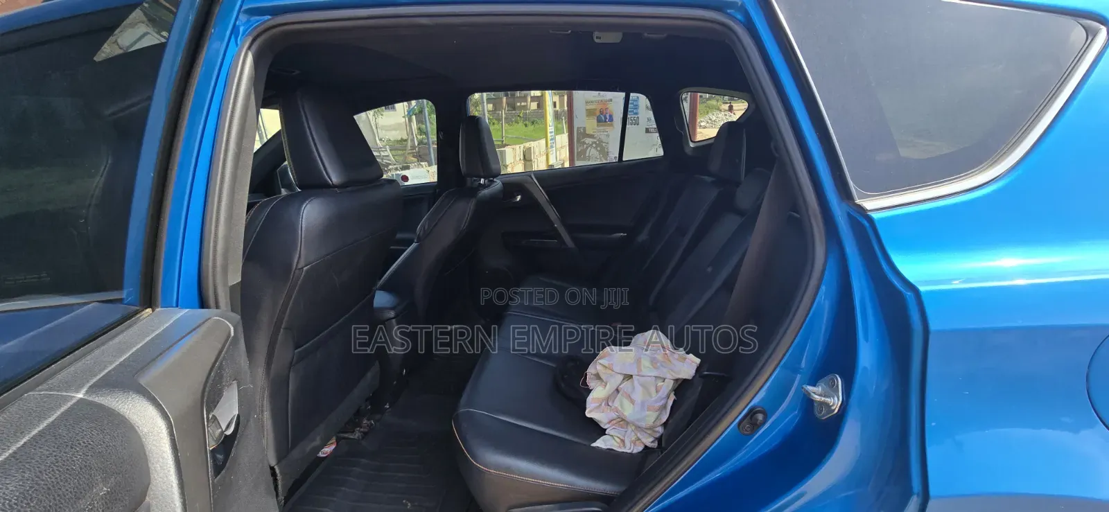 Toyota RAV4 SE AWD (2.5L 4cyl 6A) 2017 Blue