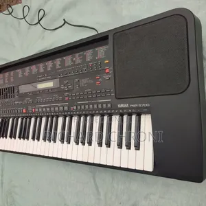 Yamaha PSR-5700 Keyboard