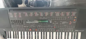 Yamaha PSR-5700 Keyboard