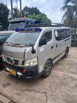 Nissan Caravan (Urvan) 2015 Silver