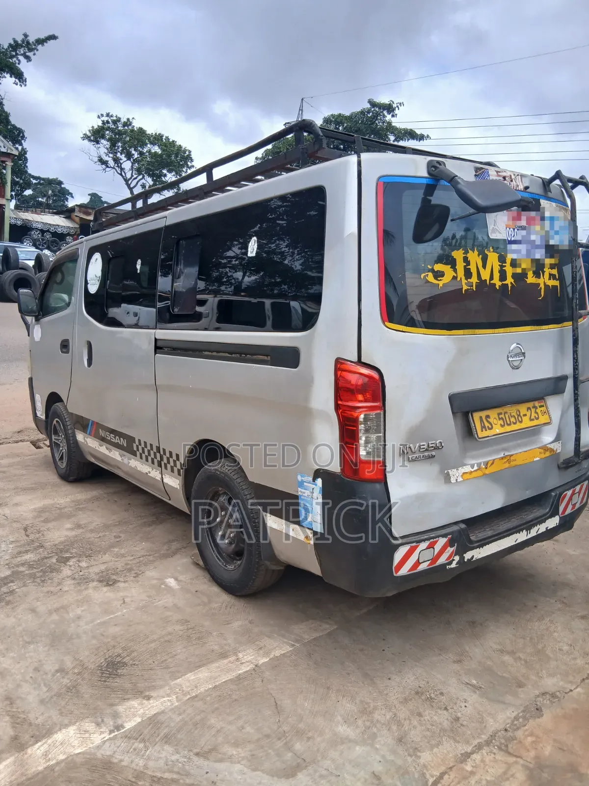 Nissan Caravan (Urvan) 2015 Silver