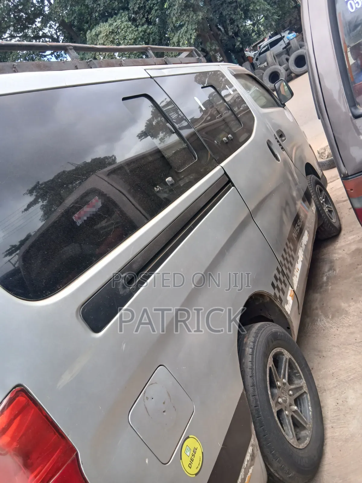 Nissan Caravan (Urvan) 2015 Silver