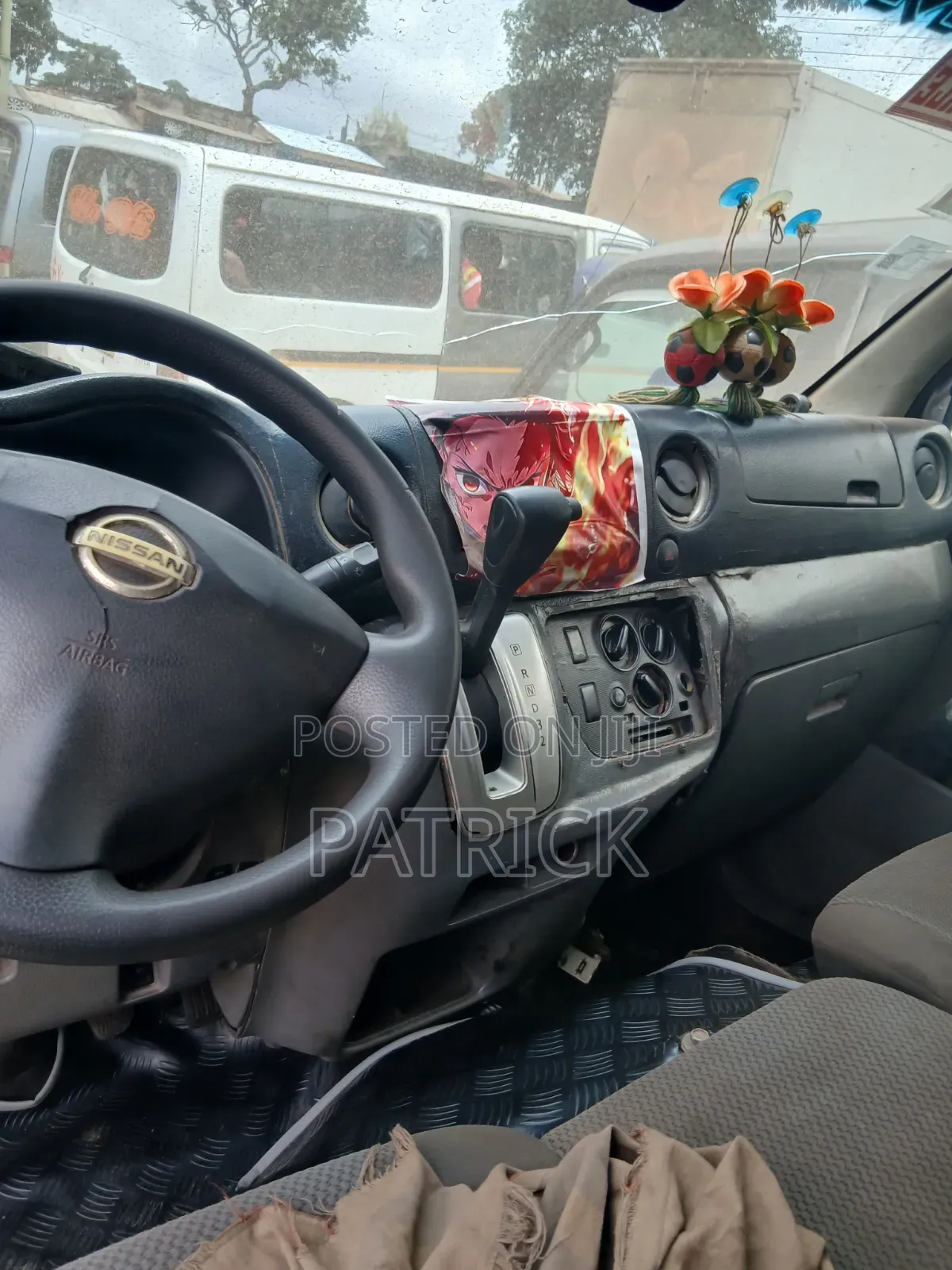 Nissan Caravan (Urvan) 2015 Silver