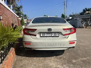 Honda Accord 2018 Off white