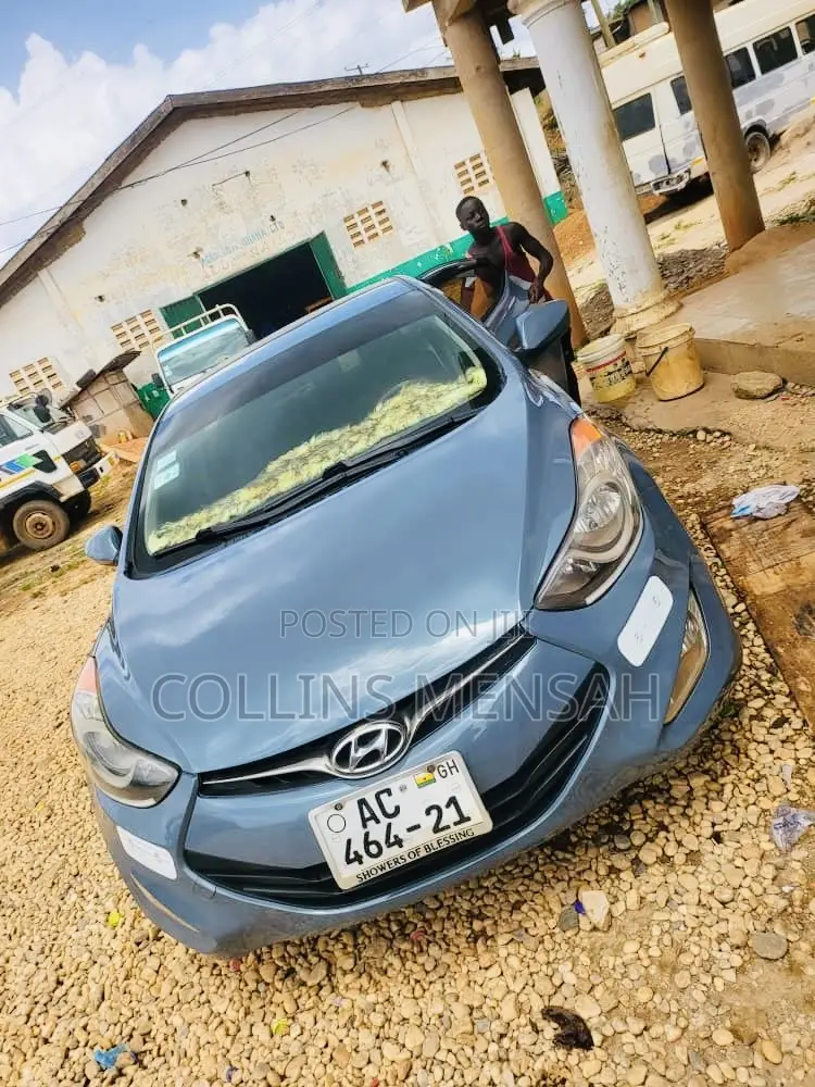 Hyundai Elantra GLS Sedan FWD (1.8L 4cyl 6M) 2013
