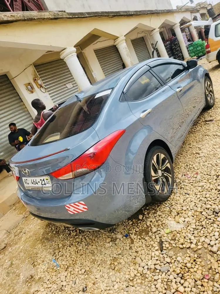 Hyundai Elantra GLS Sedan FWD (1.8L 4cyl 6M) 2013