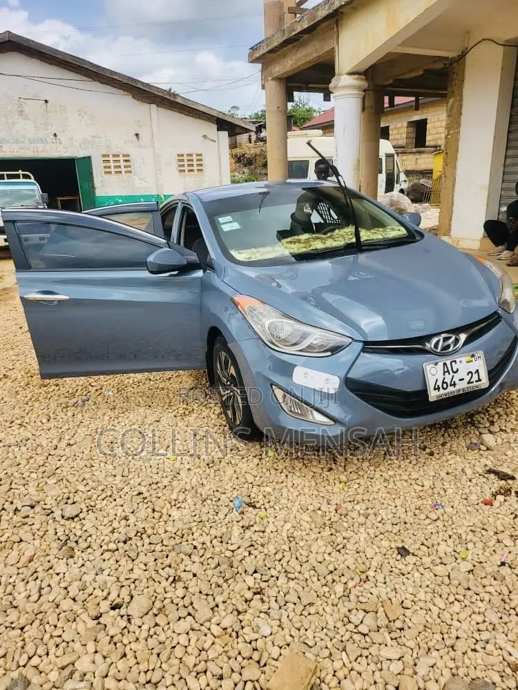 Hyundai Elantra GLS Sedan FWD (1.8L 4cyl 6M) 2013