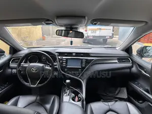 Toyota Camry SE (2.5L 4cyl 8A) 2019 Brown