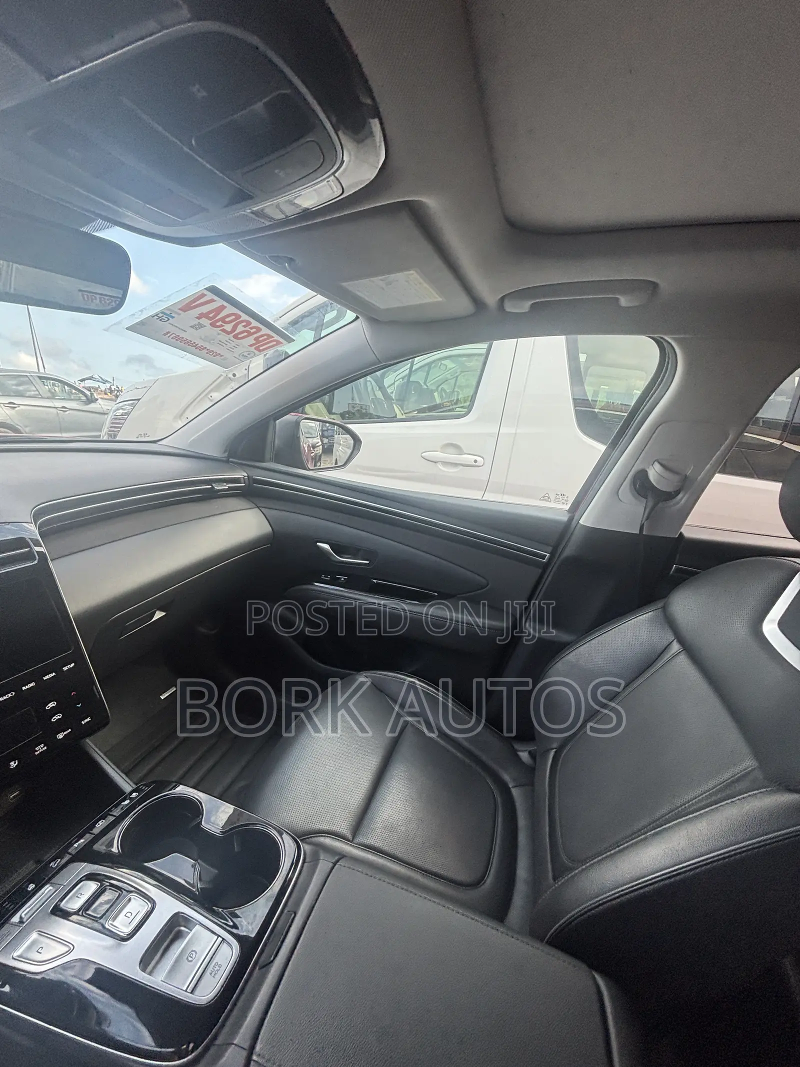 Hyundai Tucson 2024 Brown
