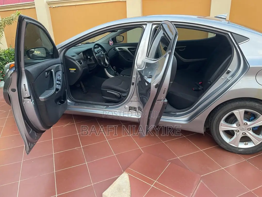 Hyundai Elantra SE Sedan FWD (1.8L 4cyl 6A) 2016 Silver