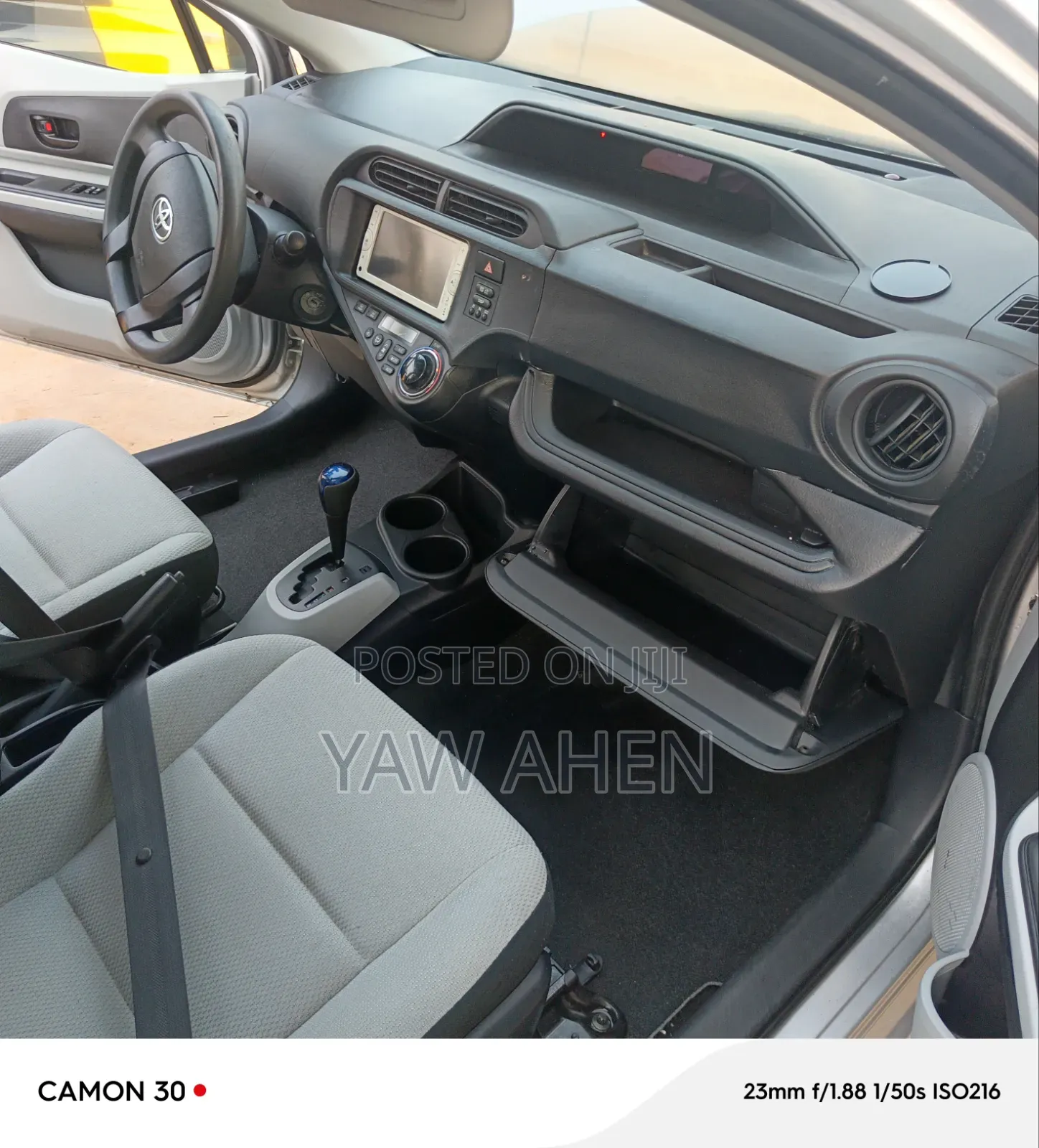 Toyota Aqua 2015 Silver