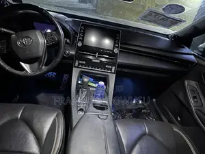Toyota Avalon Touring FWD Sedan (3.5L V6 8A) 2019 Blue