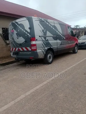 Mercedes-Benz Sprinter 2011 Black
