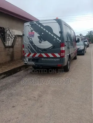 Mercedes-Benz Sprinter 2011 Black