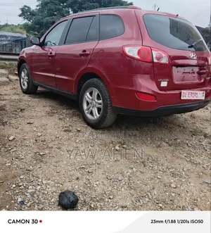 Hyundai Santa Fe 2018 Red