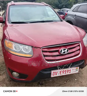 Hyundai Santa Fe 2018 Red